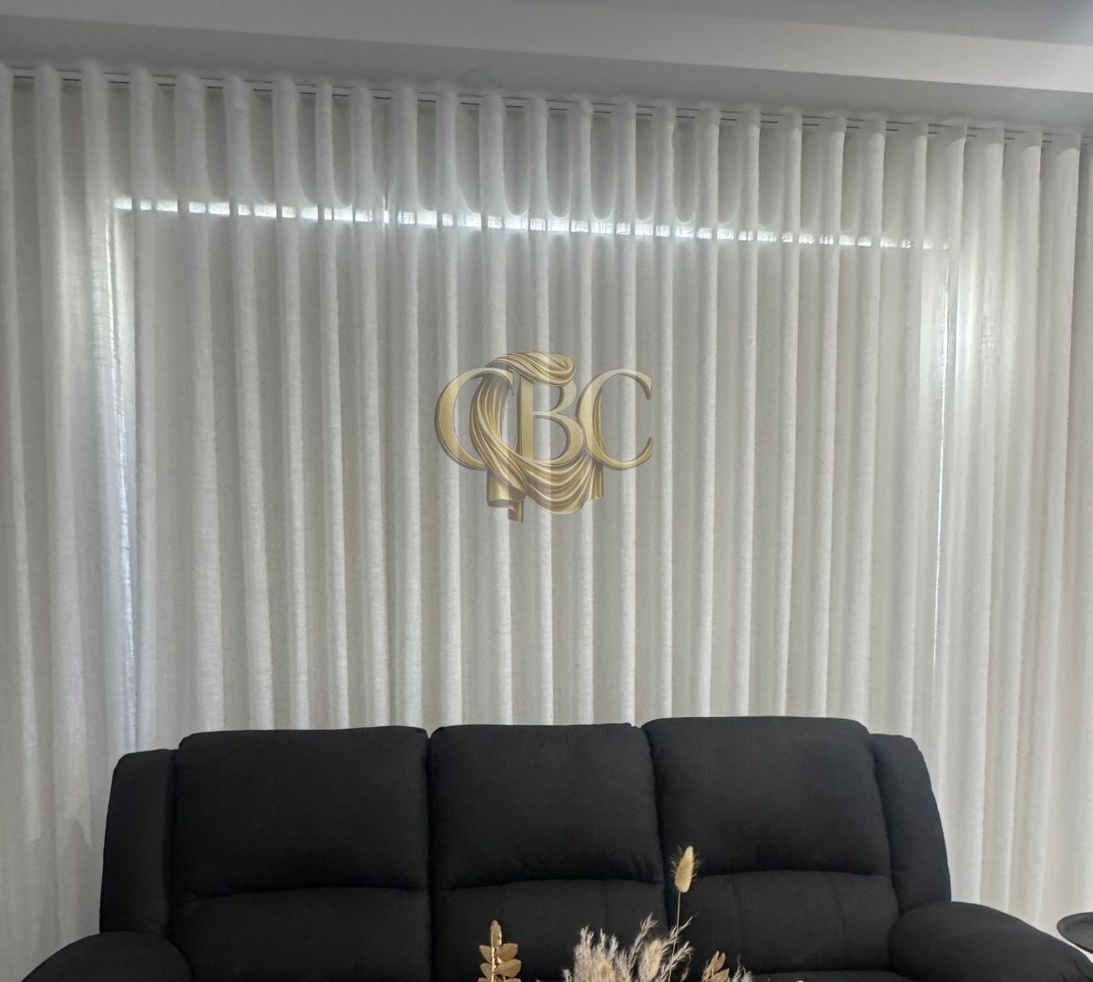 S-Wave sheers behind the family lounge, fitted wall to wall